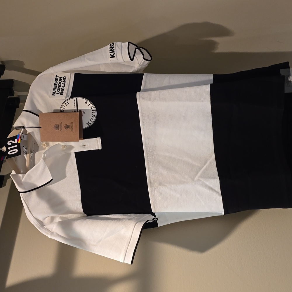 12. Burberry M NWT